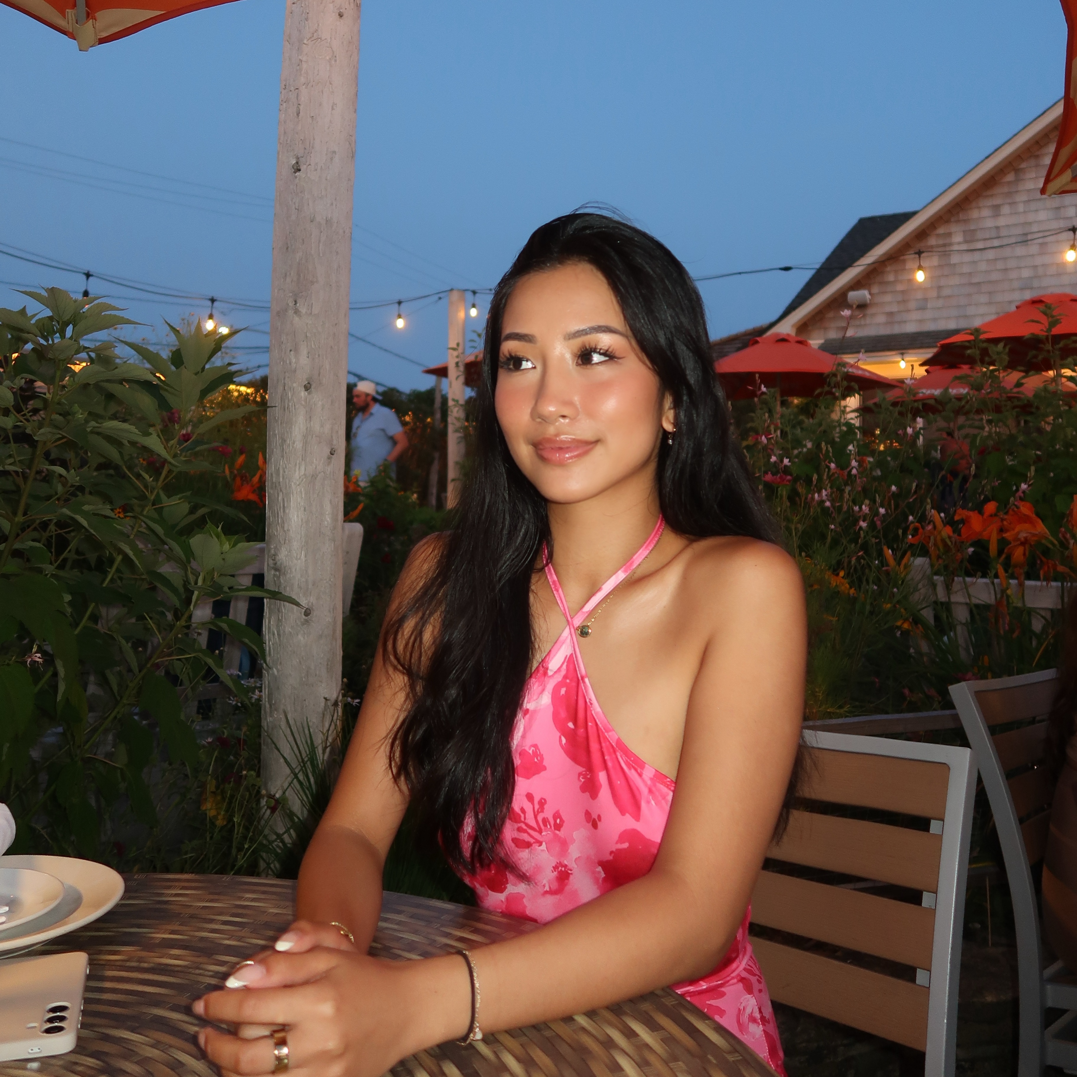 Tiff, RMH dating profile reviewer